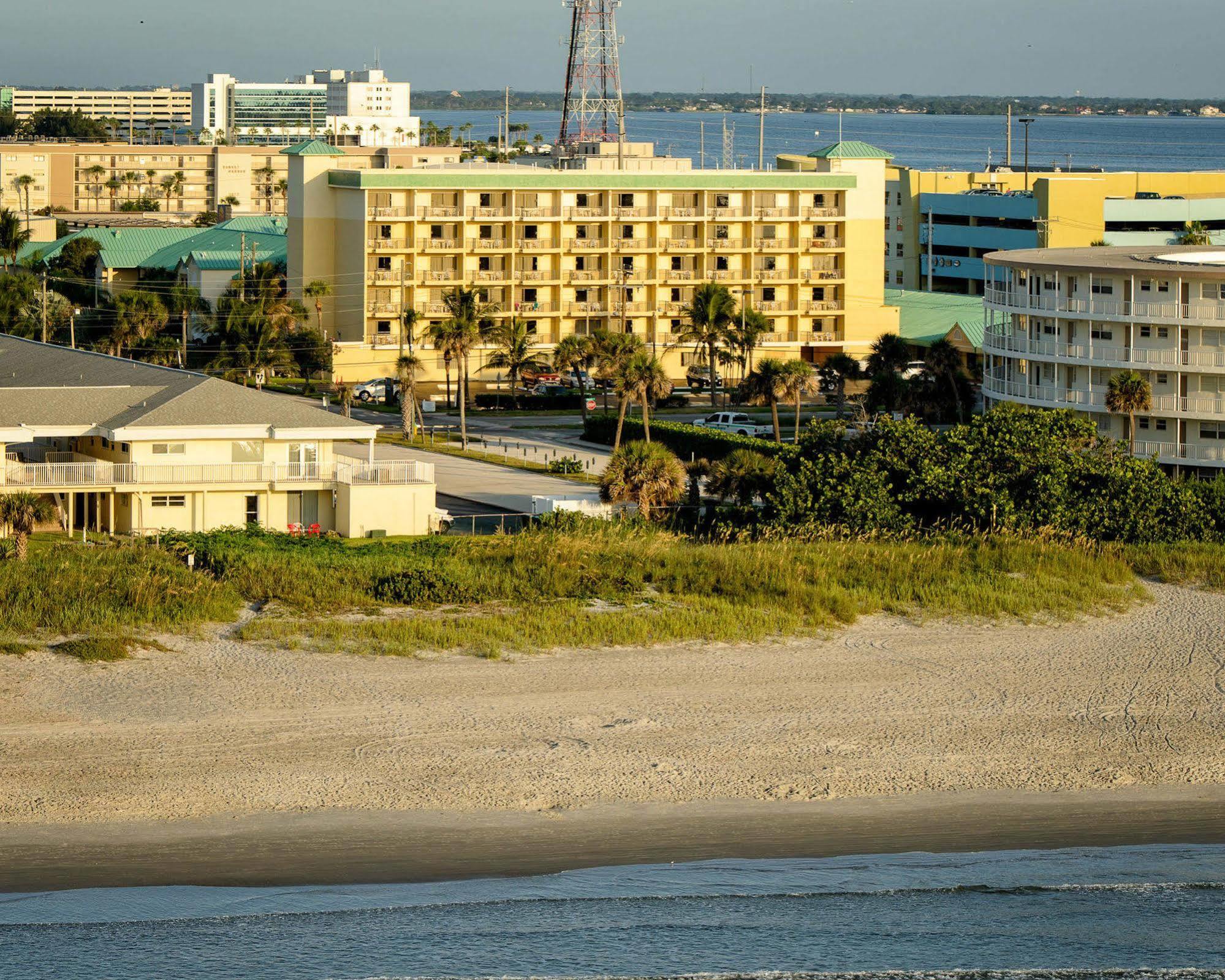 Beachside Hotel And Suites Cocoa Beach Exterior photo